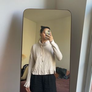 UGG Funnel Neck/Cowl Neck Sweatshirt in Cream (L)